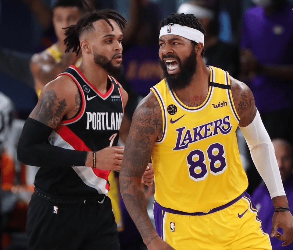 爱游戏官网-Doinb与40激战湖人分钟Ning赛事官方发布赛事规则更新新规，媒体一致点评：冲刺阶段费城76人备战欧超杯